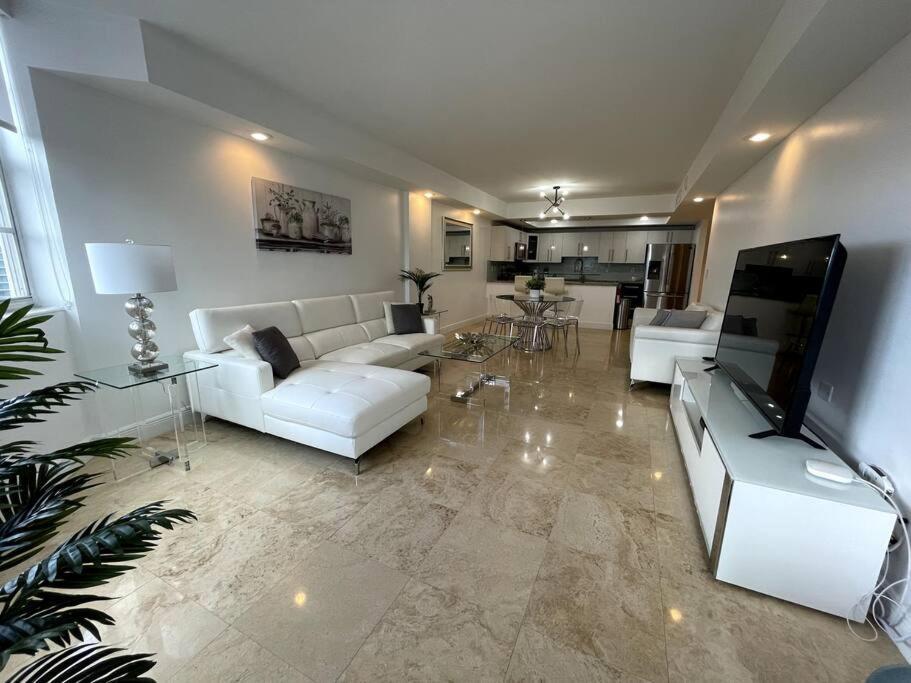 Breathtaking Ocean View! 15Th Floor Apartment Miami Beach Bagian luar foto